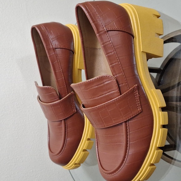 London Rag Croc-Embossed Loafers - Picture 3 of 9